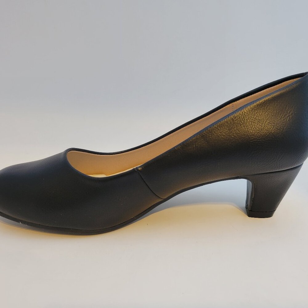 Journee Black Comfort Pumps Women's Size 9.5 Luu Round Toe Shoes 1.5" Heel NWOB